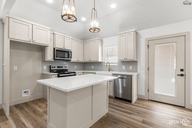 403 E LAFAYETTE AVENUE, Iowa Park, TX 76367