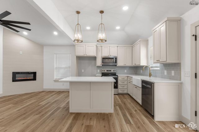 403 E LAFAYETTE AVENUE, Iowa Park, TX 76367