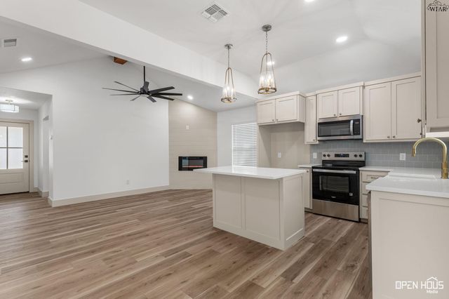 403 E LAFAYETTE AVENUE, Iowa Park, TX 76367