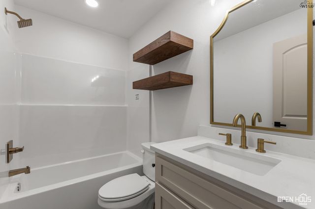 403 E LAFAYETTE AVENUE, Iowa Park, TX 76367