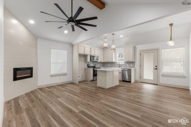 403 E LAFAYETTE AVENUE, Iowa Park, TX 76367