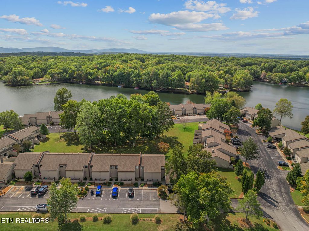 10 Lakeshore Terrace 62, Fairfield Glade, TN 38558