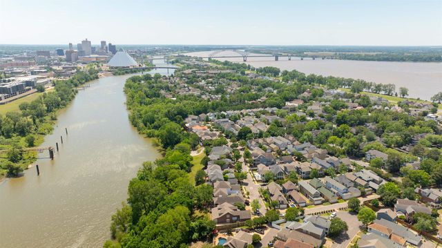 1016 RIVER LANDING DR, Memphis, TN 38103