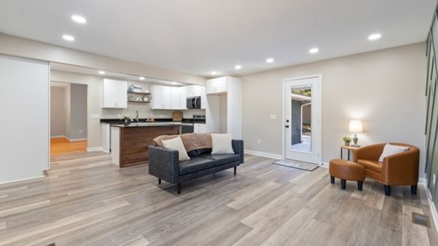 402 Edgewood Dr, Tullahoma, TN 37388