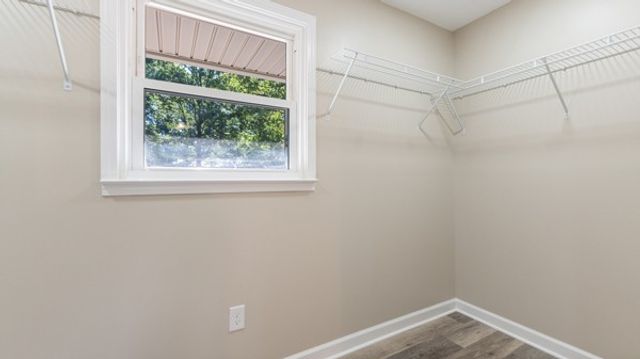 402 Edgewood Dr, Tullahoma, TN 37388