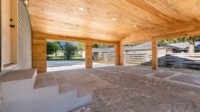 402 Edgewood Dr, Tullahoma, TN 37388