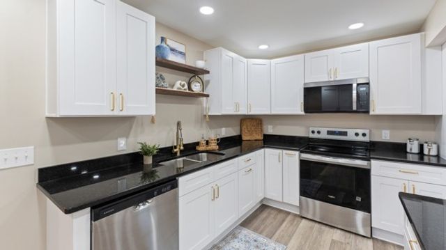 402 Edgewood Dr, Tullahoma, TN 37388