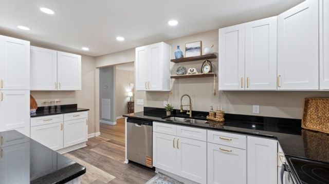 402 Edgewood Dr, Tullahoma, TN 37388