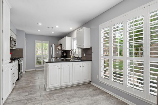 8931 Crazy Horse Trail, Houston, TX 77064