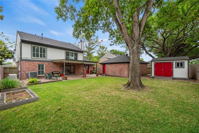 8931 Crazy Horse Trail, Houston, TX 77064