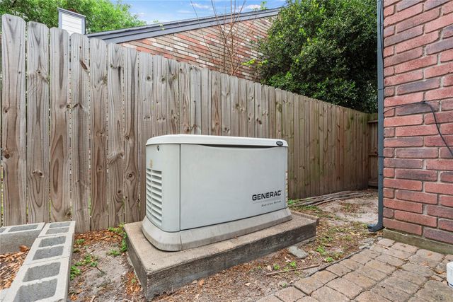 8931 Crazy Horse Trail, Houston, TX 77064