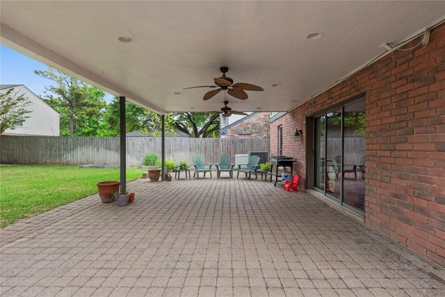 8931 Crazy Horse Trail, Houston, TX 77064