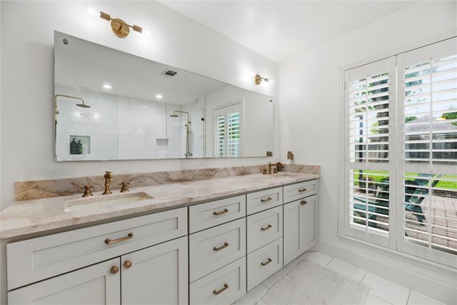 8931 Crazy Horse Trail, Houston, TX 77064