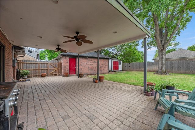 8931 Crazy Horse Trail, Houston, TX 77064