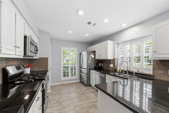 8931 Crazy Horse Trail, Houston, TX 77064