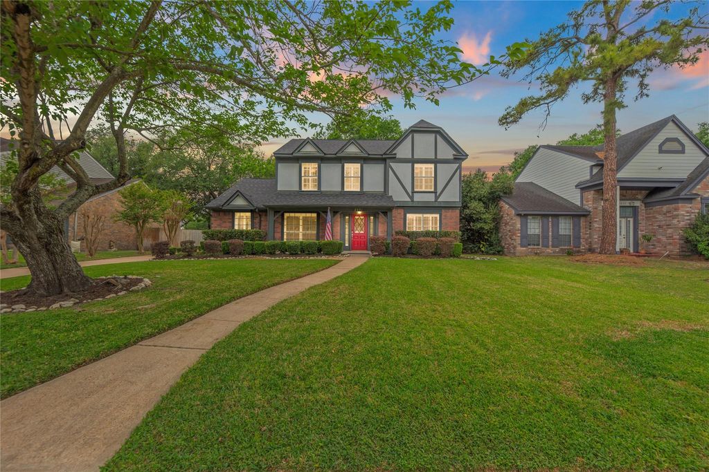 8931 Crazy Horse Trail, Houston, TX 77064