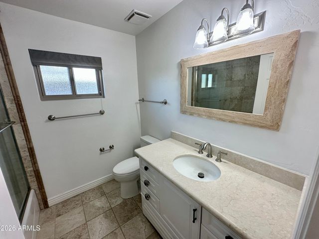 8084 E DEL LATON Drive, Scottsdale, AZ 85258