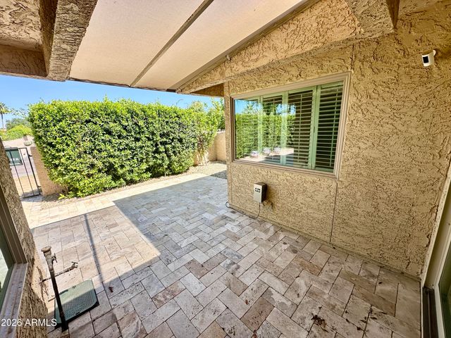 8084 E DEL LATON Drive, Scottsdale, AZ 85258