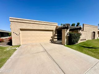 8084 E DEL LATON Drive, Scottsdale, AZ 85258