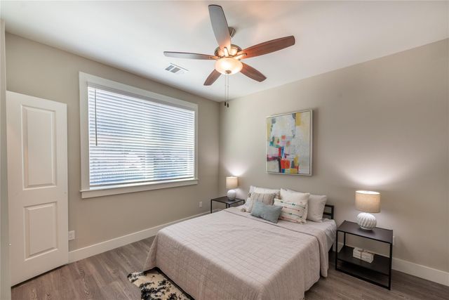 1720 Crestdale Drive 2106, Houston, TX 77080