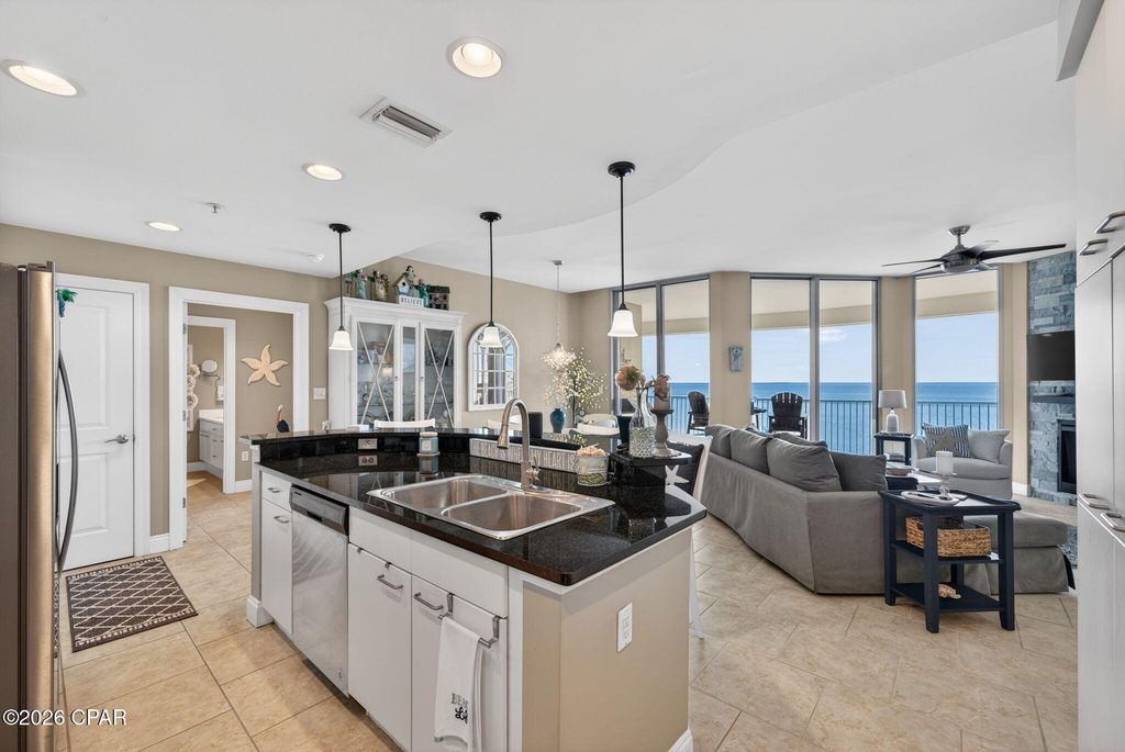 Image 7 of property listing at 6422 W Highway 98 604, Panama City Beach, FL 32407
