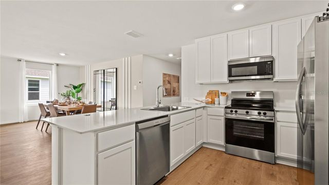 510 OAKCREEK LANE, Davenport, FL 33837