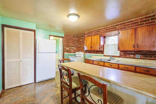 7037 Goshen Road, Goshen Twp, OH 45122