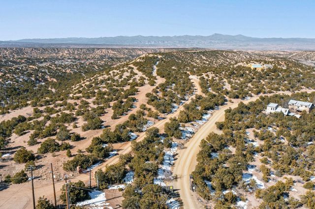 487 NM-592 Lot 1, Santa Fe, NM 87506