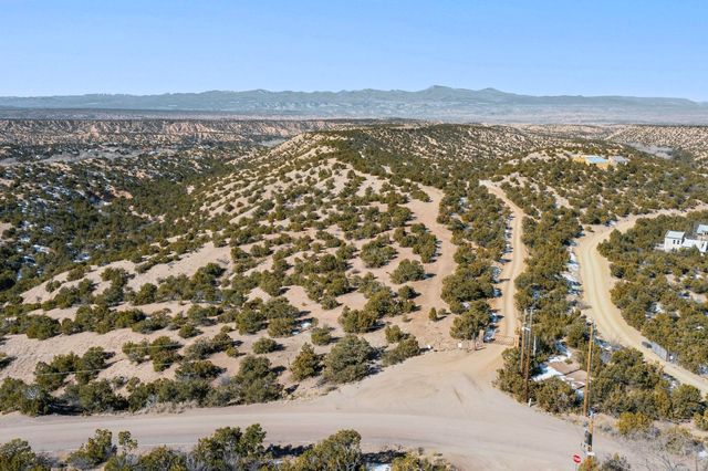 487 NM-592 Lot 1, Santa Fe, NM 87506