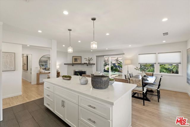 7667 Chisholm Avenue, Van Nuys (los Angeles), CA 91406