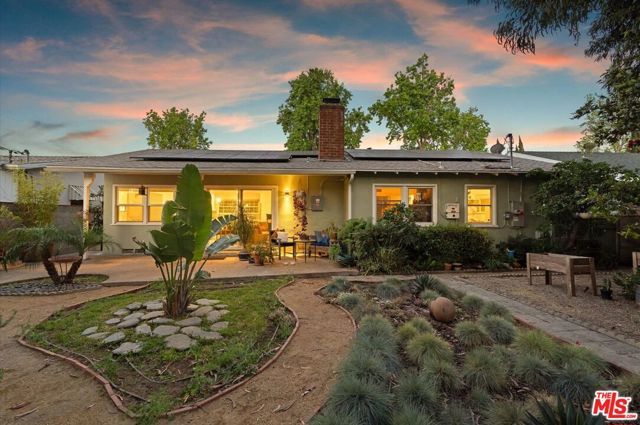 7667 Chisholm Avenue, Van Nuys (los Angeles), CA 91406