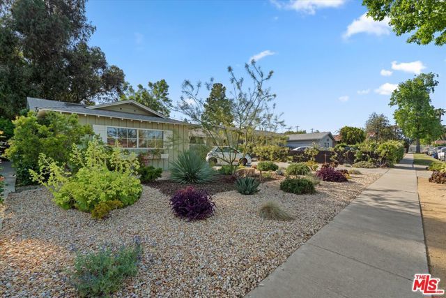 7667 Chisholm Avenue, Van Nuys (los Angeles), CA 91406