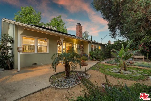 7667 Chisholm Avenue, Van Nuys (los Angeles), CA 91406