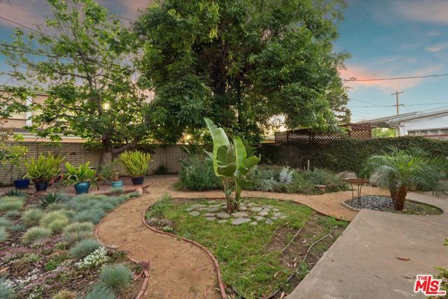 7667 Chisholm Avenue, Van Nuys (los Angeles), CA 91406