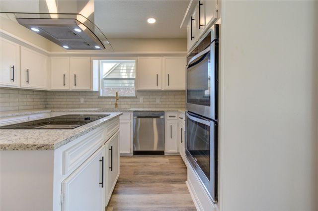 8206 Tiger Lane, Houston, TX 77040