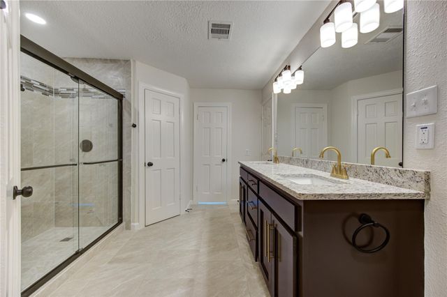 8206 Tiger Lane, Houston, TX 77040