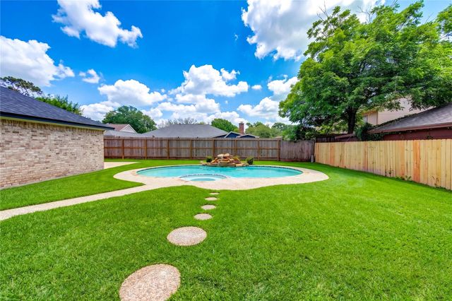 8206 Tiger Lane, Houston, TX 77040