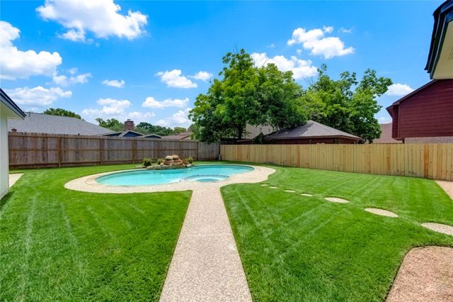 8206 Tiger Lane, Houston, TX 77040