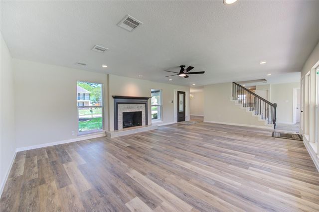 8206 Tiger Lane, Houston, TX 77040