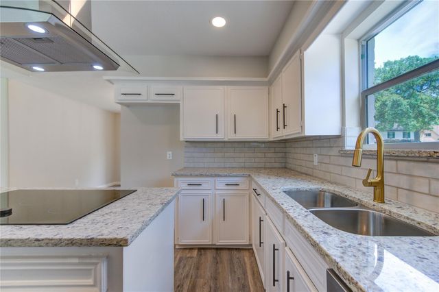 8206 Tiger Lane, Houston, TX 77040