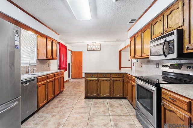 347 E Plains Port Hudson Rd, Zachary, LA 70791