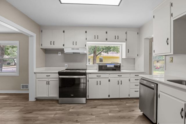 614 Jackson Street, Anoka, MN 55303