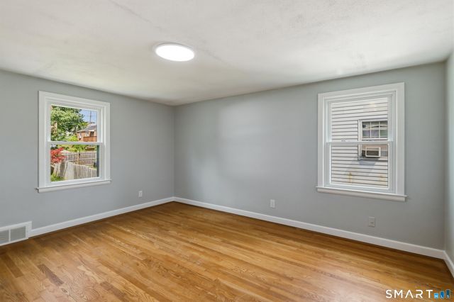 98 Mountain Street, Hartford, CT 06106