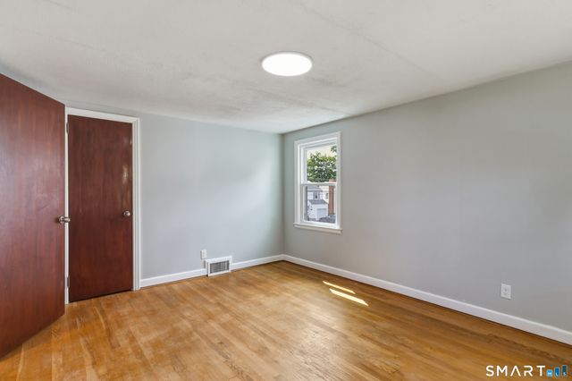 98 Mountain Street, Hartford, CT 06106