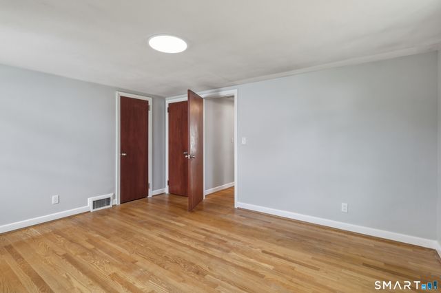 98 Mountain Street, Hartford, CT 06106