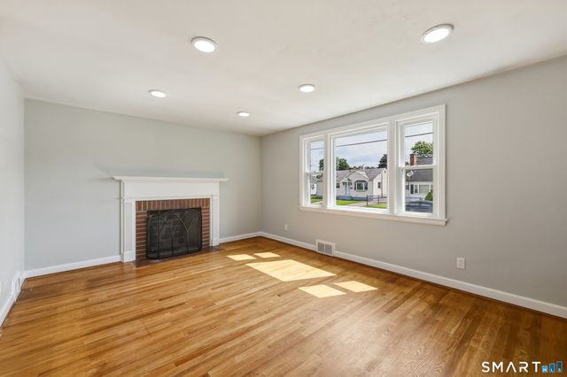 98 Mountain Street, Hartford, CT 06106