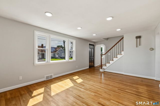 98 Mountain Street, Hartford, CT 06106