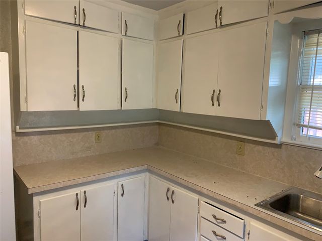 7433 Vallejo Drive, Dallas, TX 75227