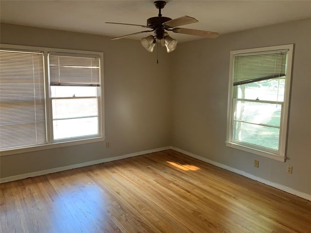 7433 Vallejo Drive, Dallas, TX 75227