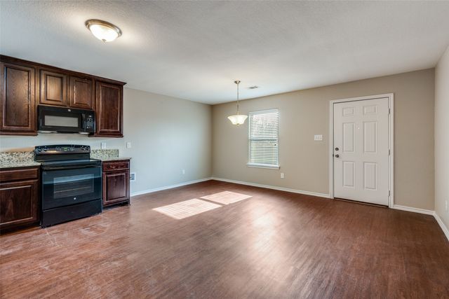 1824 Village Park Trail, Burleson, TX 76028